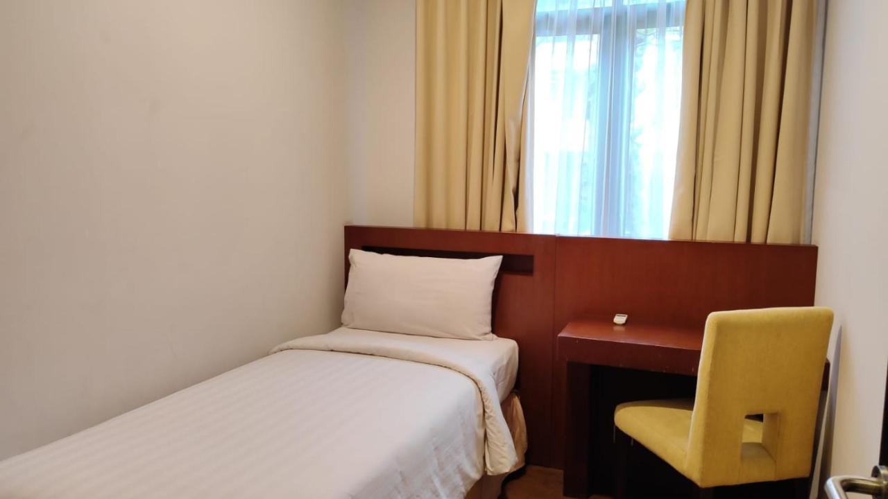 Grand Kuta Hotel And Residence Легиан Екстериор снимка