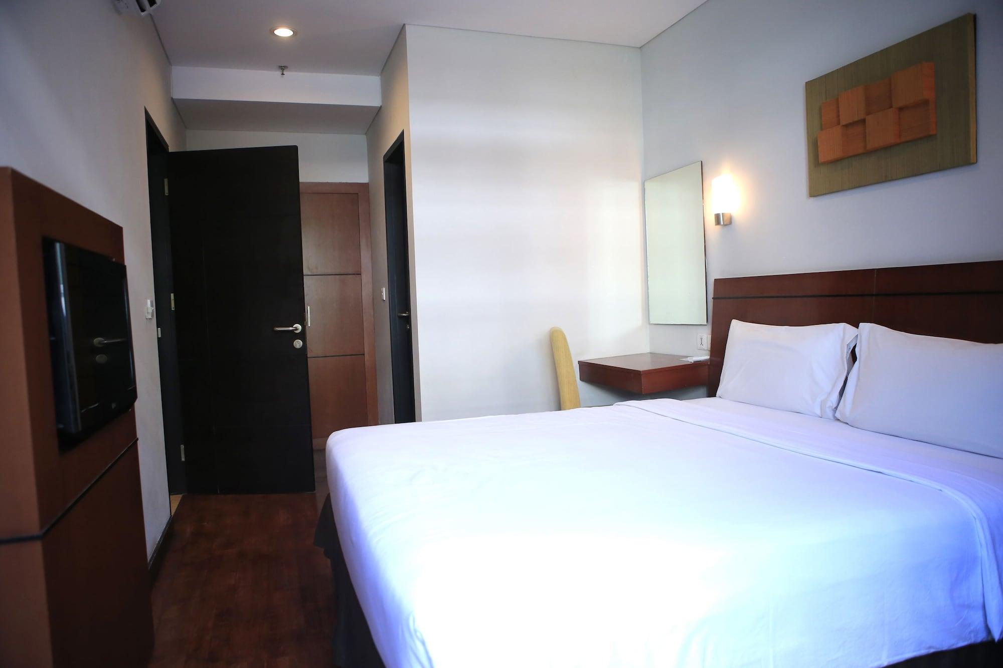 Grand Kuta Hotel And Residence Легиан Екстериор снимка