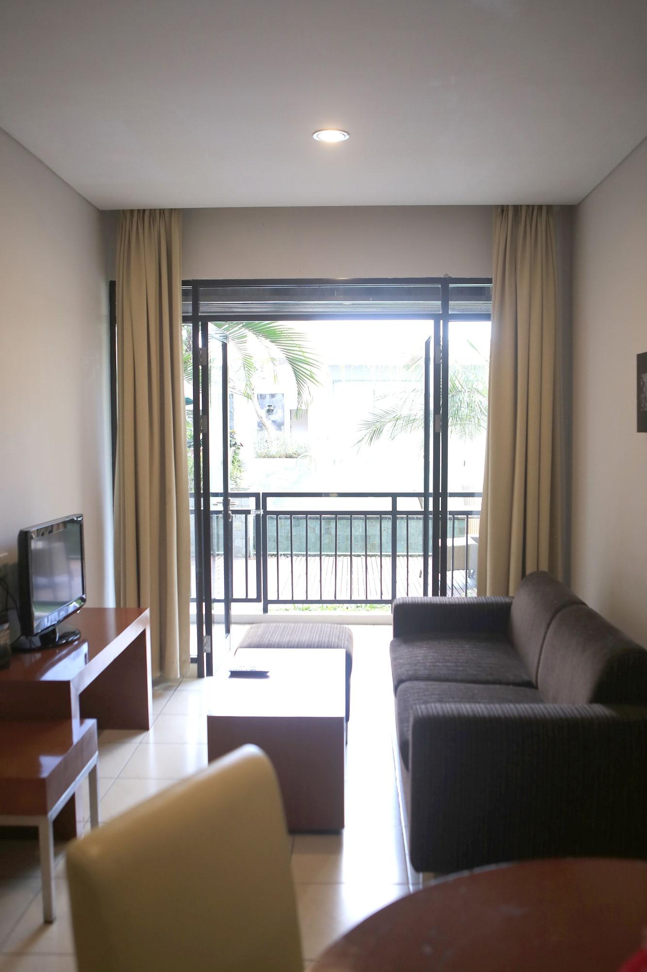 Grand Kuta Hotel And Residence Легиан Екстериор снимка