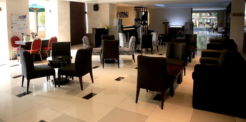Grand Kuta Hotel And Residence Легиан Екстериор снимка