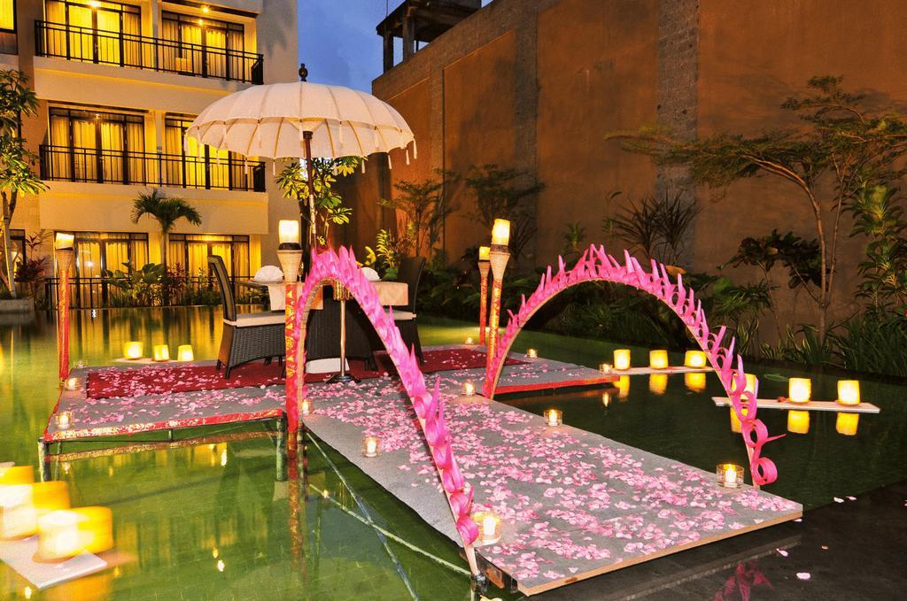 Grand Kuta Hotel And Residence Легиан Екстериор снимка