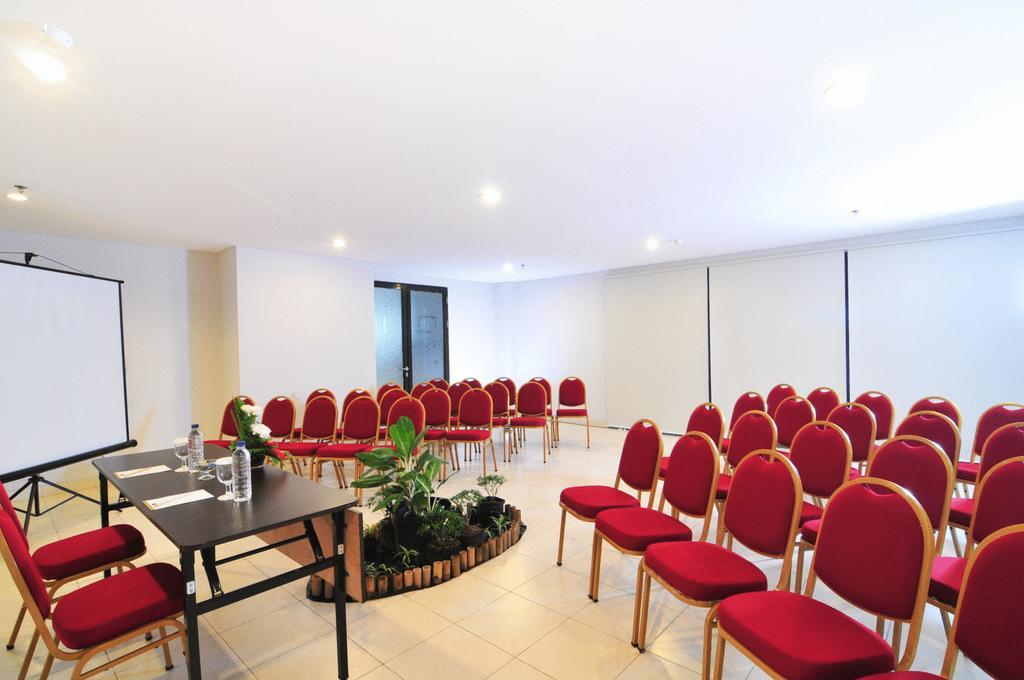 Grand Kuta Hotel And Residence Легиан Екстериор снимка