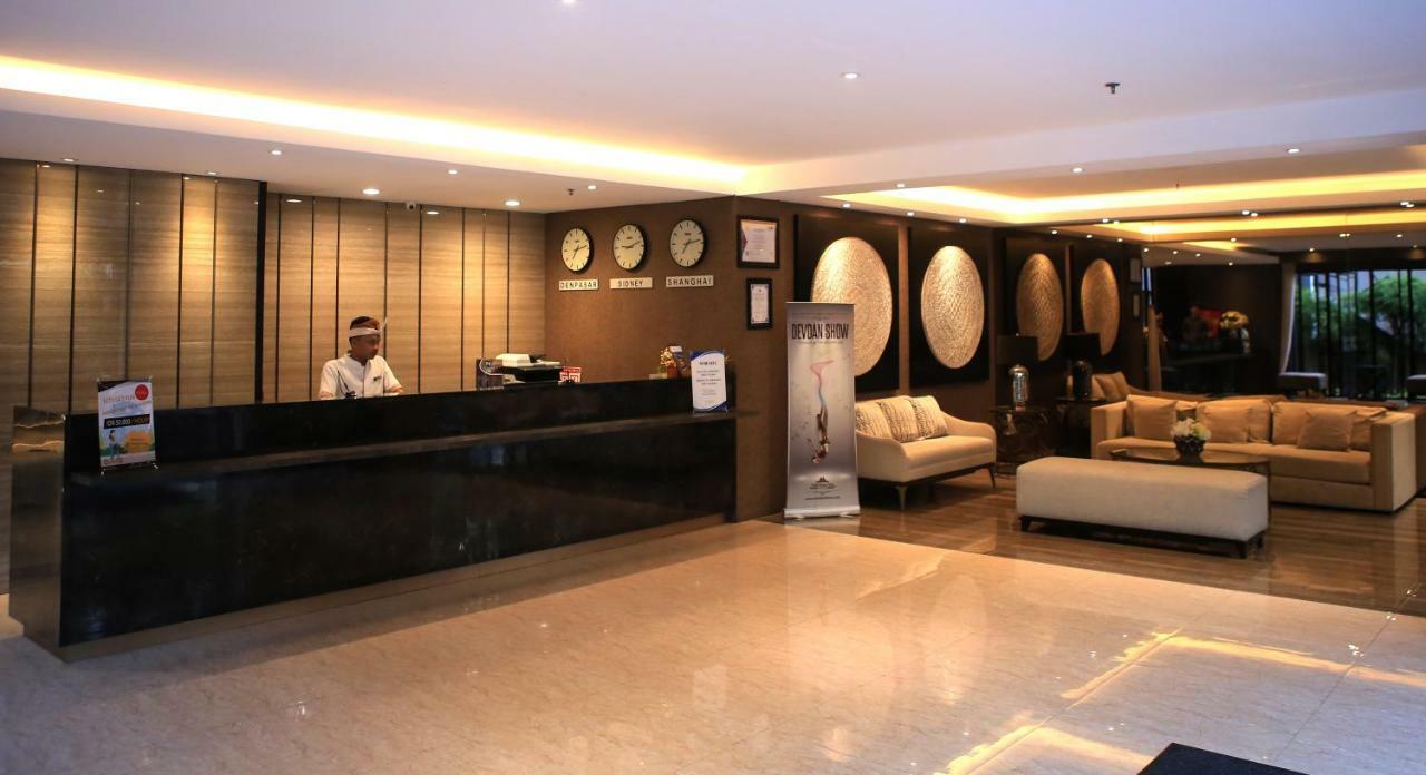 Grand Kuta Hotel And Residence Легиан Екстериор снимка